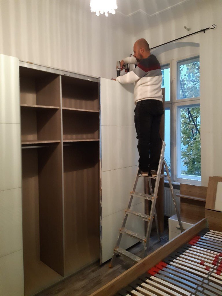 Möbelmontage und Schrankaufbau beim Umzug